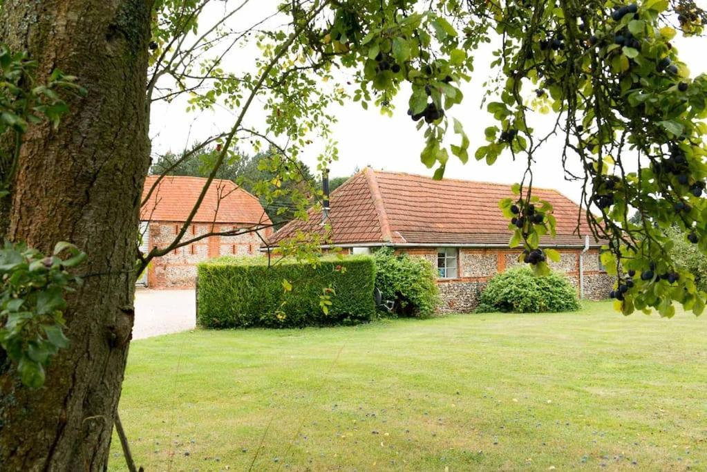 The Stables, Relax In 5 Star Style And Comfort With Lovely Walks All Around Great Maplestead Екстер'єр фото